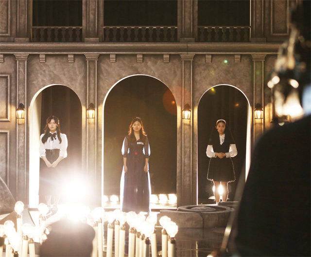 차세대 신인 배우를 발굴하는 제6회 뮤지컬 스타가 5일 첫 방송을 한다. 출연자들이 무대에서 연기하는 장면을 녹화하고 있다. DIMF사무국 제공