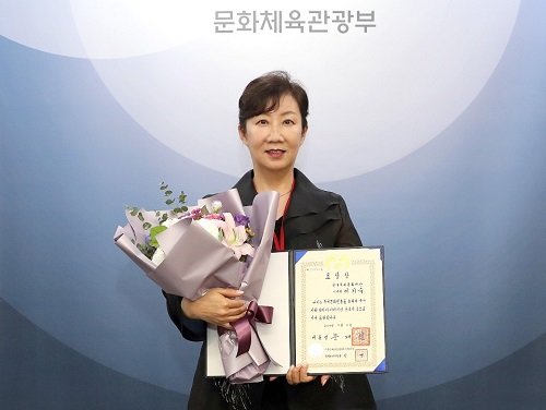 2020년 9월, 독서의 달을 맞아 문체부에서 주최한 독서문화상에서 한국독서문화재단 이기숙 이사장이 대통령상을 받았다.