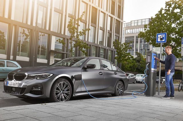 BMW의 PHEV ‘뉴 330e’. BMW코리아 제공