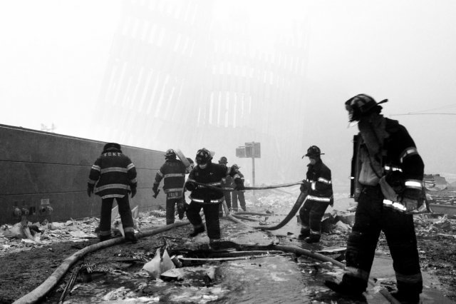9·11테러 후 무너져내린 미국 뉴욕 세계무역센터앞 모습. 폴리티코