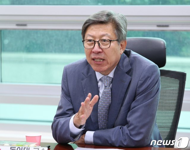 박형준 전 미래통합당 선거대책위원장은 차기 부산시장 선거 출마여부를 고심 중이다. ⓒ News1