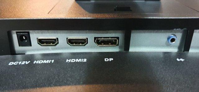 2개의 HDMI 및 1개의 DP를 통해 3대의 외부기기 동시 연결 가능 (출처=IT동아)