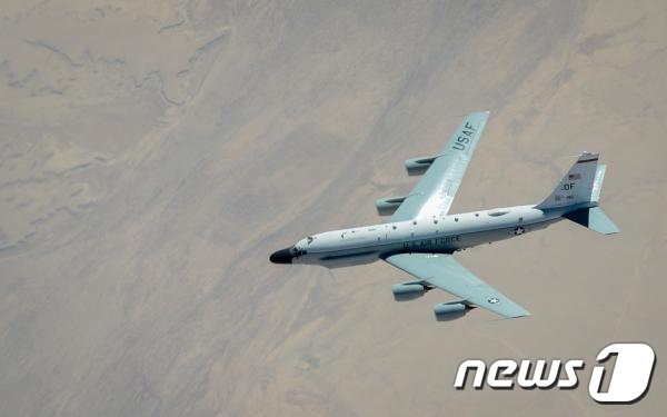 사진은 미 공군 정찰기 리벳 조인트(RC-135W)의 모습. (미 공군 제공) 2019.12.25/뉴스1