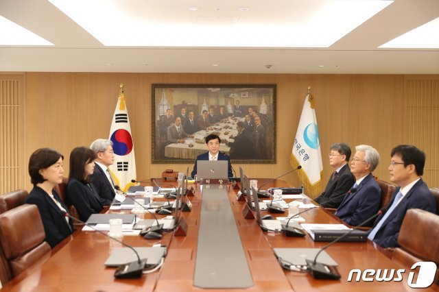 이주열 한국은행 총재가 금융통화위원회 본회의를 주재하고 있다.(한국은행 제공) 2020.7.16/뉴스1