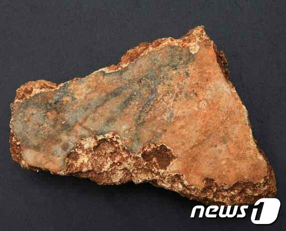 북한 노동당 기관지 노동신문은 남포시 용강군 은덕지구에서 고구려벽화무덤을 새로 발굴했다고 18일 밝혔다. 뉴스1