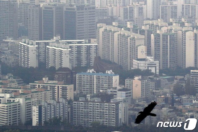 서울 시내 아파트 단지 모습. 2020.10.12 © News1