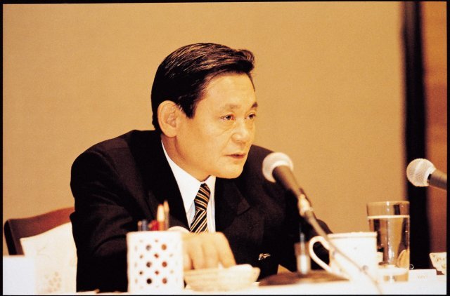 ‘위기의식’으로 기회 만든 삼성
1993년 이건희 회장, 신경영 선언. 동아일보 DB