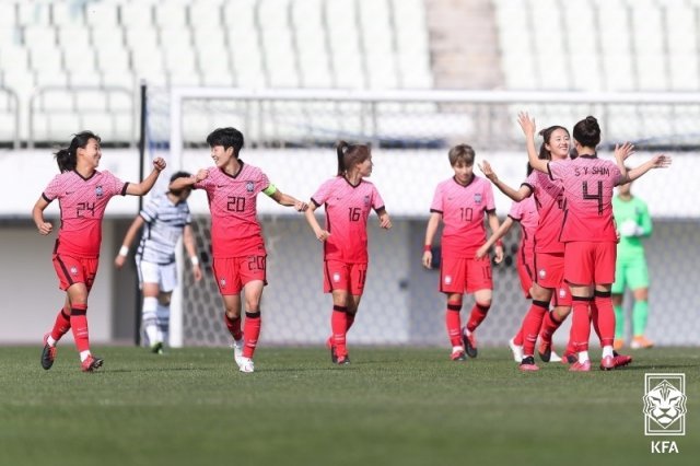 여자축구대표팀이 U-20대표팀과의 평가전에서 2-0으로 승리했다. (대한축구협회 제공) © 뉴스1