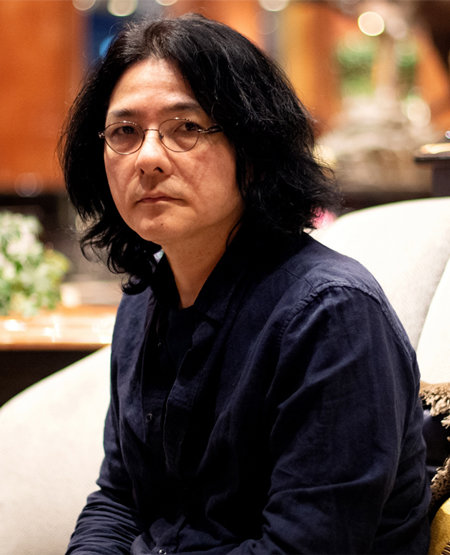 일본 도쿄의 한 호텔 카페에서 만난 이와이 슌지 감독은 “한국분들이 내 영화를 사랑해주지 않았으면 감독이 못 됐을 것”이라고 웃으며 말했다. 아사히신문 제공