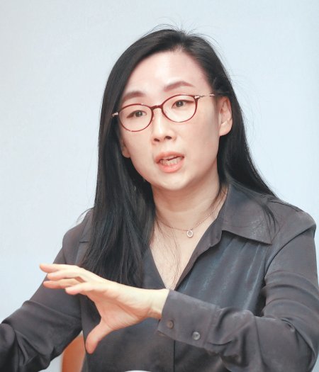 15일 오후 아쇼카한국 사무실에서 만난 이혜영 대표는 창의성을 억압하는 교육은 바뀌어야 한다고 강조했다. 안철민 기자 acm08@donga.com