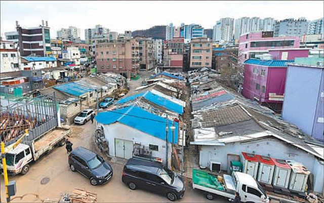 문화재청이 최근 보존 권고를 내린 인천 부평구 미군부대 주변 옛 징용노동자 합숙소였던 ‘부평 미쓰비시 줄사택’의 현재 전경. 인천 부평구 제공