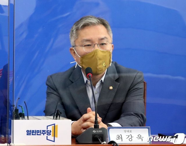 최강욱 열린민주당 대표. 2020.10.21/뉴스1 © News1