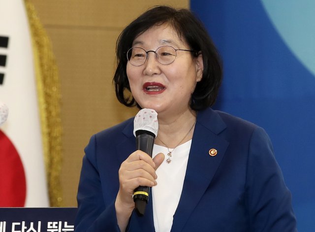 이정옥 여성가족부 장관. 사진=뉴스1