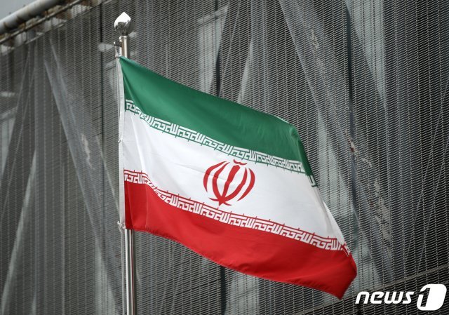 서울 용산구 주한이란이슬람공화국대사관에 게양된 이란 국기. 2020.1.8/뉴스1 © News1