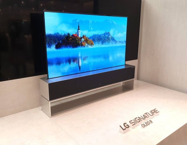 LG전자베스트샵 현대백화점 무역센터점에 전시된 LG 시그니처 올레드 R (출처=IT동아)