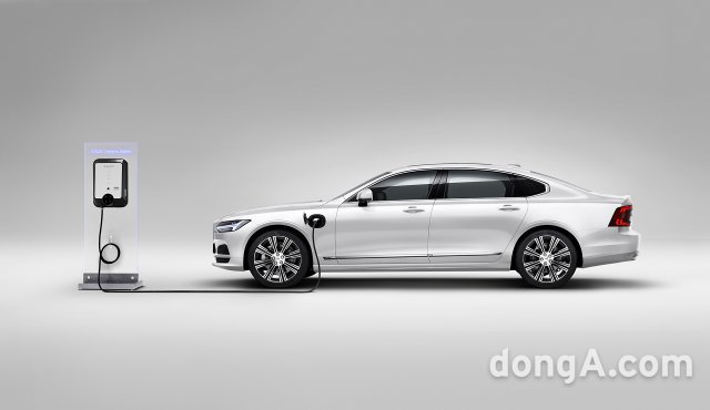 볼보 S90 T8 PHEV