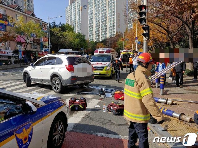 부산 해운대구 좌동 대동사거리에서 만취상태로 운전을 한 60대 남성이 교통사고를 내 횡단보도에 서 있던 60대 여성이 숨지고 3명이 부상을 입었다.2019.11.16/(해운대경찰서 제공) © News1