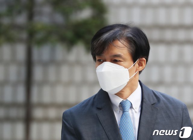 ‘유재수 감찰무마 혐의’를 받고 있는 조국 전 법무부 장관/뉴스1 © News1