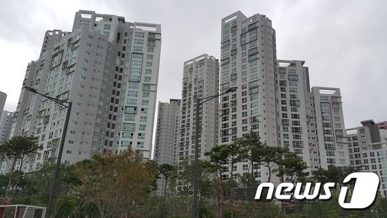 서울 강남구 대치동에 위치한 래미안 대치팰리스 아파트.© News1