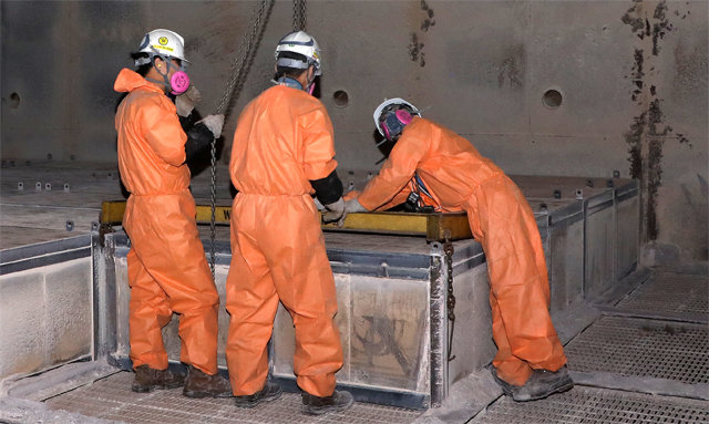 포스코 광양제철소에 한국과학기술연구원이 개발한 미세먼지 감축용 저온 탈질촉매가 설치되고 있다. 한국과학기술연구원 자료 제공