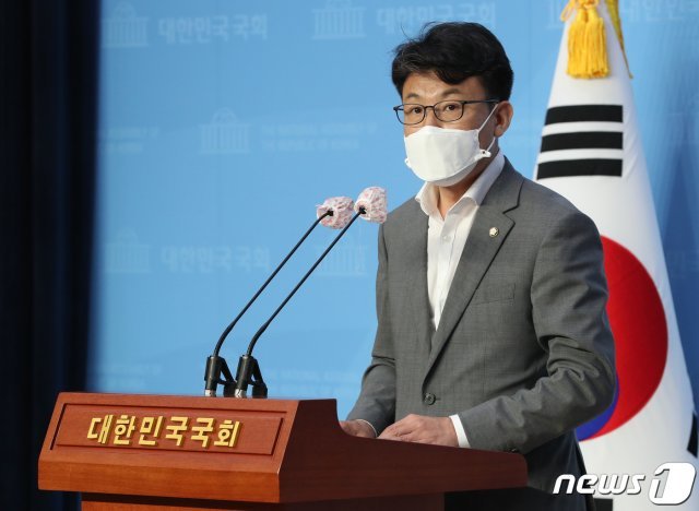 진성준 더불어민주당 의원. 2020.8.26/뉴스1 © News1