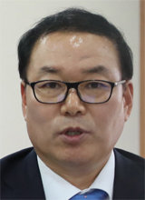 정한중 위원장, 과거 尹 공개 비판… 공정성 논란