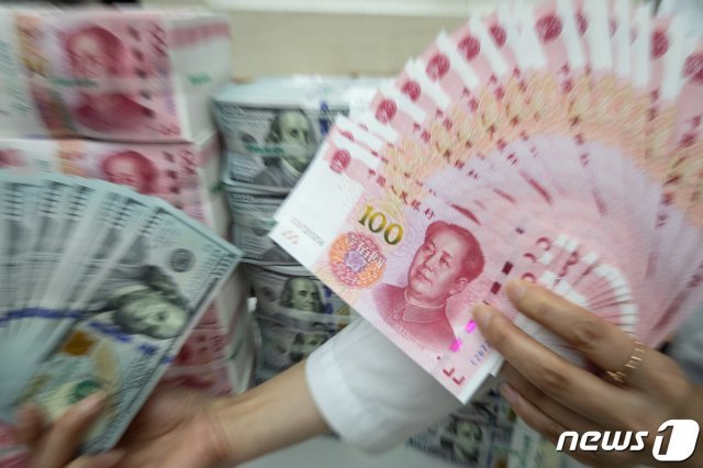 미국 달러와 중국 위안화  2019.8.26/뉴스1 © News1