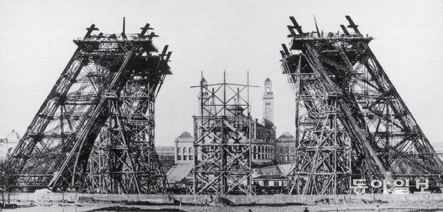생상스의 많은 작품은 19세기 말 유럽을 지배하던 과학과 발전의 낙관주의적 세계관을 담고 있다. 교향곡 3번 ‘오르간’(1886년)의 장려함은 이 곡이 나온 다음해 짓기 시작한 에펠탑의 미래주의적 아름다움과도 비교된다. 동아일보DB