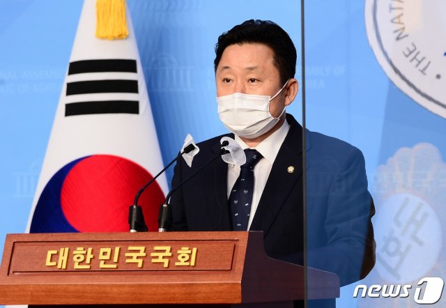 최인호 더불어민주당 수석대변인. 2020.11.2/뉴스1 © News1