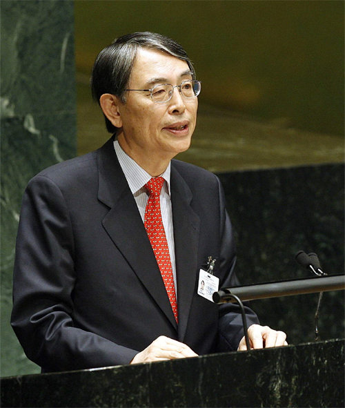 2009년 송상현 당시 국제형사재판소장이 처음으로 유엔총회에서 연설을 하고 있다. 나남출판 제공
