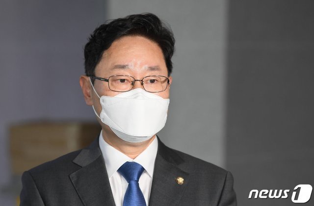 법무부 장관 후보자로 지명된 박범계 더불어민주당 의원이 30일 오후 서울 여의도 국회 의원회관에서 지명 소회를 밝히고 있다. 2020.12.30/뉴스1 © News1