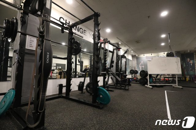 대구의 한 헬스장에 이용객이 없어 텅 비어 있다. 2021.1.4 © News1
