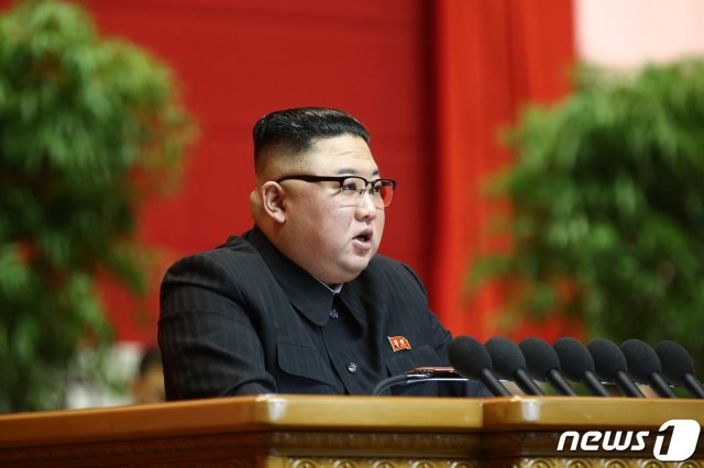 북한 제8차 노동당 대회가 12일 폐막했다고 당 기관지 노동신문이 13일 보도했다. (평양 노동신문=뉴스1)
