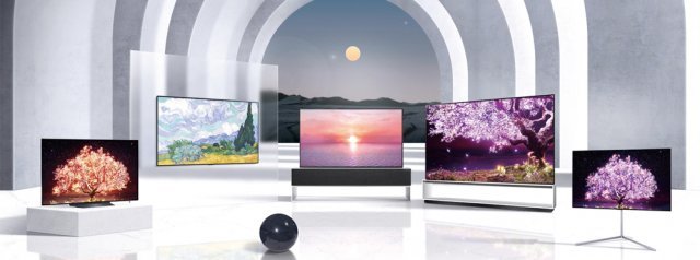 왼쪽부터 LG 올레드 TV(C1),  LG 올레드 에보(G1), LG 시그니처 올레드 R(R1), LG 시그니처 올레드 8K(Z1),   LG 올레드 에보(G1).