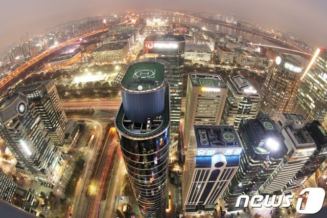 서울시 영등포구 여의도 증권가 일대.2017.12.29/뉴스1 © News1
