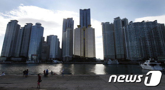 부산 해운대구 마린시티 일대 전경.© News1