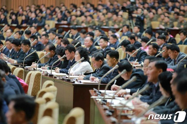 (평양 노동신문=뉴스1) = 북한 노동당 기관지 노동신문은 18일 최고인민회의 개최 소식을 보도했다. [국내에서만 사용가능. 재배포 금지. DB 금지. For Use Only in the Republic of Korea. Redistribution Prohibited] rodongphoto@news1.kr