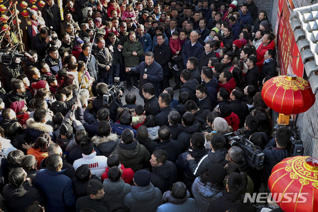 지난 2019년 춘절을 앞두고 민심을 살피는 시진핑 국가주석.