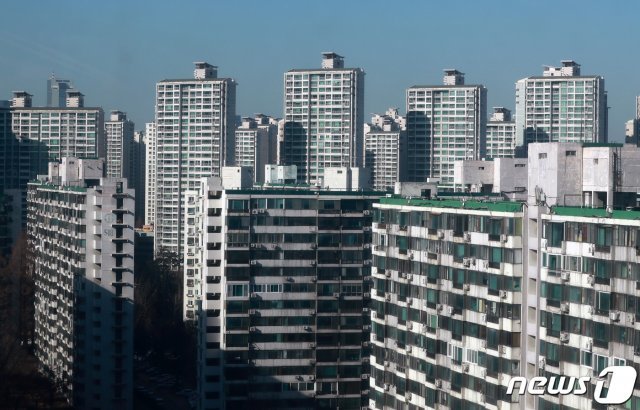 서울 송파구의 아파트 단지. 2021.2.3/뉴스1 © News1
