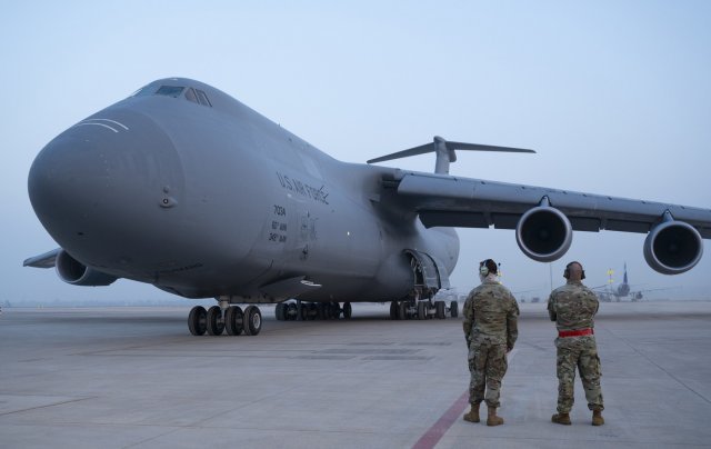 지난 1일 인도에 도착한 미국 공군의 B-1B ‘랜서’ 폭격기 (미 인도태평양사령부)© 뉴스1