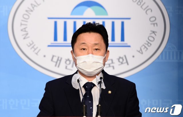 최인호 더불어민주당 수석대변인. 2020.11.2/뉴스1 © News1