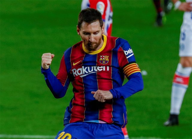 리오넬 메시가 14일 스페인 바르셀로나의 캄노우에서 열린 스페인 프로축구 라리가 알라베스와의 안방경기에서 2-1로 앞선 후반 29분 골을 넣은 뒤 기뻐하고 있다. 바르셀로나=AP 뉴시스