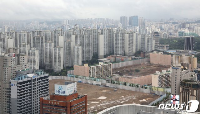 서울 송파구 신천동 미성클로버·진주 아파트 재건축 단지. 2020.7.29/뉴스1 © News1