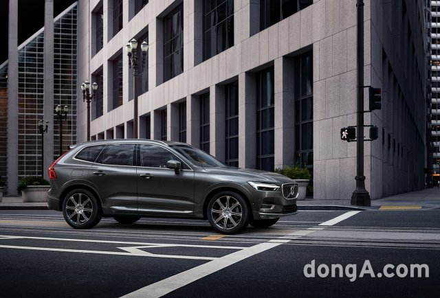 볼보 XC60 B6 AWD 인스크립션