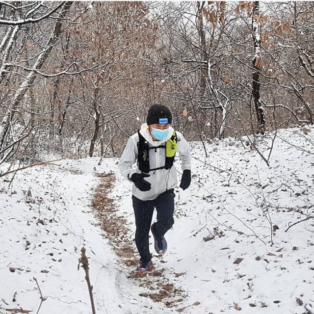 김지수 씨는 눈이 오나 비가 오나 산을 달리고 있다. 그는 신종 코로나바이러스감염증(코로나19) 이후 산을 타는 트레일러닝에 집중하고 있다. 김지수 씨 제공.