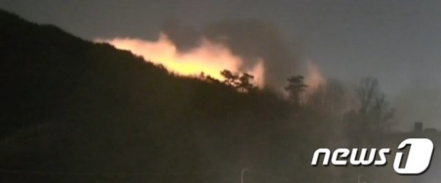 충남 논산시 벌곡면 야산 산불.© 뉴스1