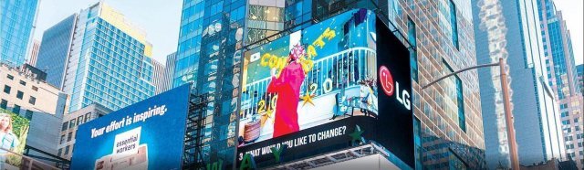 이달 초 LG전자가 올레드 TV 화질을 홍보하기 위해 미국 뉴욕 타임스스퀘어 전광판에 상영한 영화‘라이프 인 어 데이‘의 한 장면. LG전자 제공