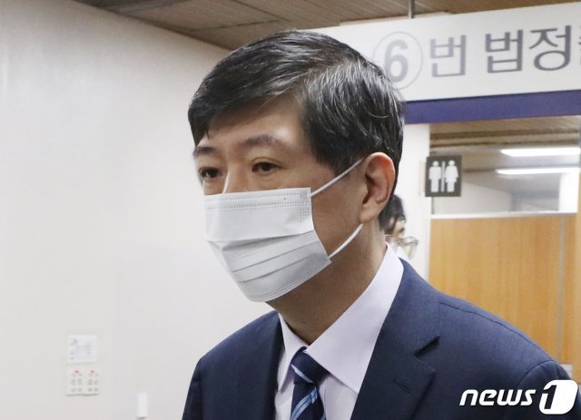 4·15 총선 후보자 시절 재산을 축소 신고한 혐의로 재판에 넘겨진 김홍걸 무소속 의원 2021.2.16/뉴스1 © News1