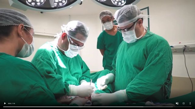 일란성 쌍둥이의 성전환 수술 장면. 사진제공=브라질 트랜스젠더 센터