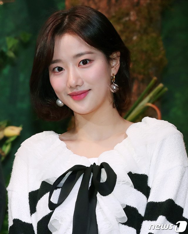 걸그룹 에이프릴 이나은 © News1